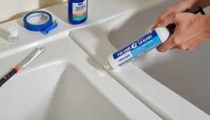 découvrez les étapes simples et efficaces pour réussir un joint en silicone, du choix du produit à l'application, afin d'assurer une finition propre et durable dans votre cuisine ou salle de bain.